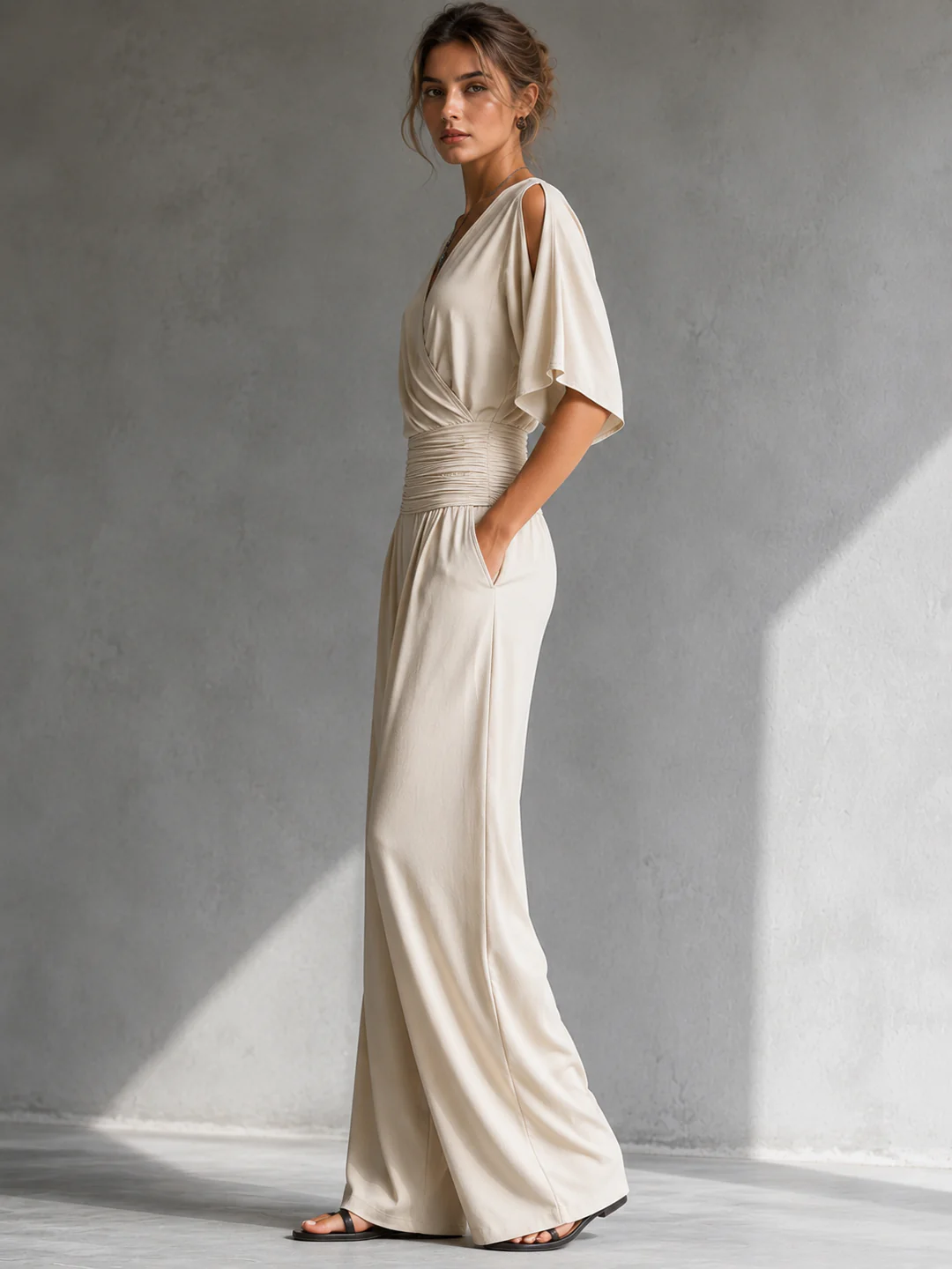 Cindy - Tuta Elegante con Spalle Aperte